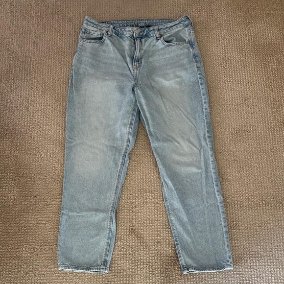American Eagle Jeans - Picture 3 of 6